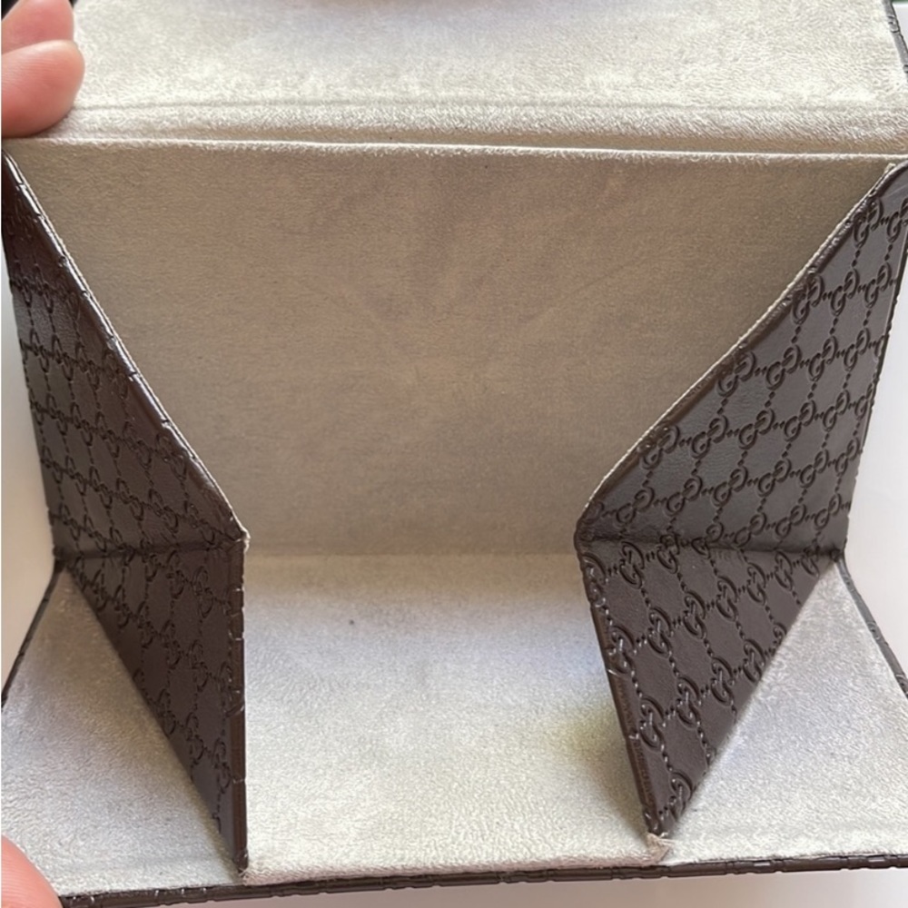 - Gucci brown leather insignia interlocking GG gorgeous eyeglass Case UC N… - Picture 6 of 6